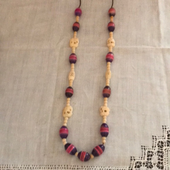 Vintage necklace with carved beads - Picture 2 of 6